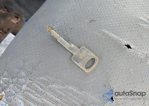 2000 Ford Ranger Xl/Xlt from USA, damaged, VIN 1FTYR10C2YPB30566